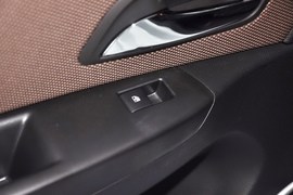 2013款雪佛兰科鲁兹掀背车1.6L自动豪华版
