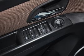 2013款雪佛兰科鲁兹掀背车1.6L自动豪华版