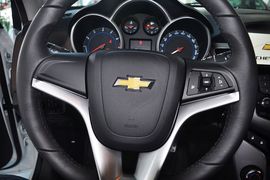 2013款雪佛兰科鲁兹掀背车1.6L自动豪华版