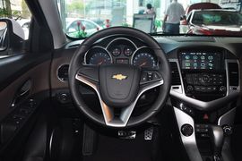 2013款雪佛兰科鲁兹掀背车1.6L自动豪华版