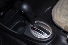 2011款本田飞度1.5L自动豪华版