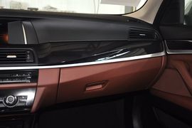 2014款宝马5系旅行车520i