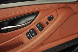 2014款宝马5系旅行车520i