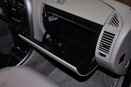 2013款爱丽舍三厢1.6L经典自动科技型