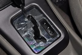 2013款爱丽舍三厢1.6L经典自动科技型