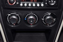 2013款爱丽舍三厢1.6L经典自动科技型