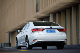 2014款雷克萨斯LS600hL深度试驾实拍