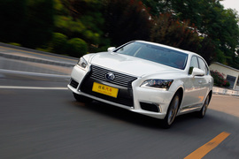 2014款雷克萨斯LS600hL深度试驾实拍