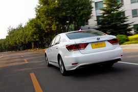 2014款雷克萨斯LS600hL深度试驾实拍