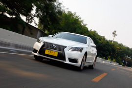 2014款雷克萨斯LS600hL深度试驾实拍