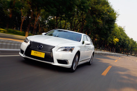 2014款雷克萨斯LS600hL深度试驾实拍