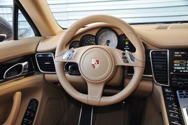 2014款保时捷Panamera