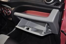 2013款铃木奥拓1.0L自动