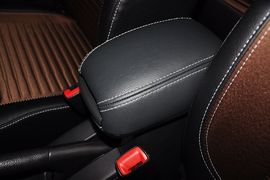 2013款铃木天语SX4酷锐1.6L