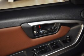 2013款铃木天语SX4酷锐1.6L