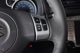 2013款铃木天语SX4酷锐1.6L