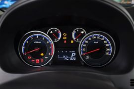 2013款铃木天语SX4酷锐1.6L