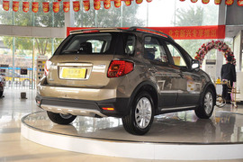 2013款铃木天语SX4酷锐1.6L