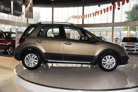 2013款铃木天语SX4酷锐1.6L