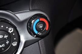 2013款嘉年华两厢1.5L自动品尚型