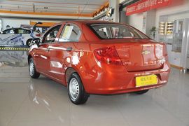 2013款雪佛兰赛欧三厢1.2手动时尚版