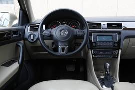 2013款上海大众全新桑塔纳1.6L自动静态体验实拍