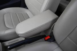 2013款上海大众全新桑塔纳1.6L自动静态体验实拍
