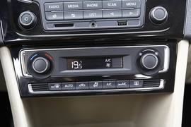 2013款上海大众全新桑塔纳1.6L自动静态体验实拍