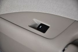 2011款铃木凯泽西2.4L两驱手动标准版