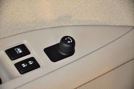 2011款铃木凯泽西2.4L两驱手动标准版