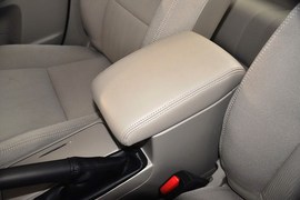 2011款铃木凯泽西2.4L两驱手动标准版