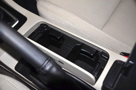 2011款铃木凯泽西2.4L两驱手动标准版
