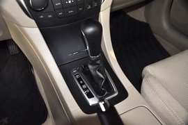 2011款铃木凯泽西2.4L两驱手动标准版