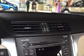 2011款铃木凯泽西2.4L两驱手动标准版