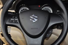 2011款铃木凯泽西2.4L两驱手动标准版