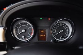 2011款铃木凯泽西2.4L两驱手动标准版