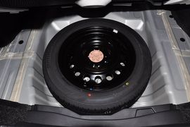 2014款丰田威驰1.3L自动智尚版