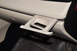 2014款丰田威驰1.3L自动智尚版