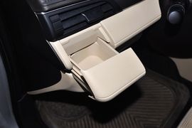 2014款丰田威驰1.3L自动智尚版
