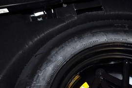 2014款Jeep指南者2.4L四驱豪华版