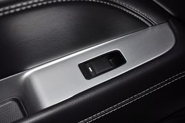 2014款Jeep指南者2.4L四驱豪华版