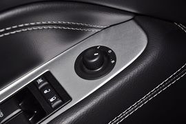 2014款Jeep指南者2.4L四驱豪华版