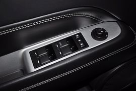 2014款Jeep指南者2.4L四驱豪华版