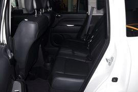 2014款Jeep指南者2.4L四驱豪华版