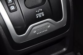2014款Jeep指南者2.4L四驱豪华版