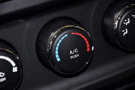 2014款Jeep指南者2.4L四驱豪华版