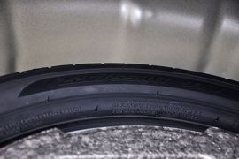 2013款起亚凯尊2.4L商务天窗版