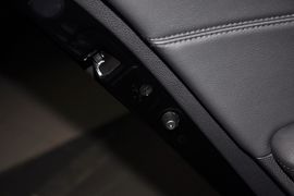 2013款起亚凯尊2.4L商务天窗版