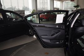 2013款起亚凯尊2.4L商务天窗版