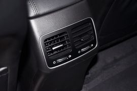 2013款起亚凯尊2.4L商务天窗版